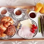 Hillside Bed & Breakfast 3*