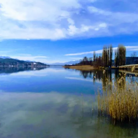 Hillside Frühstückspension 3*