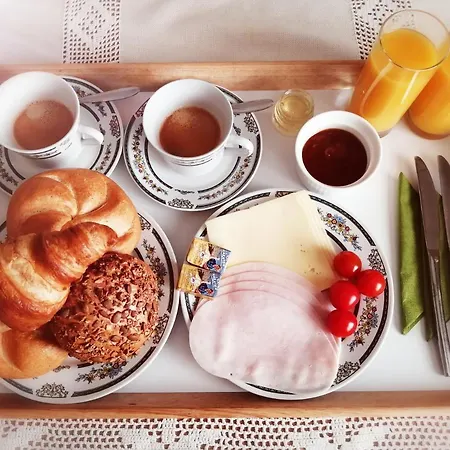 Hillside Frühstückspension 3*