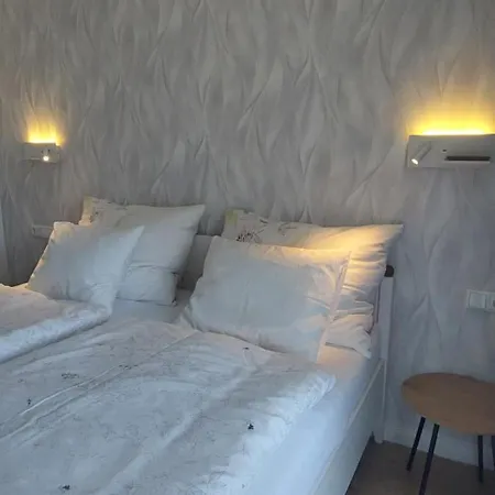 Bed and breakfast Hillside